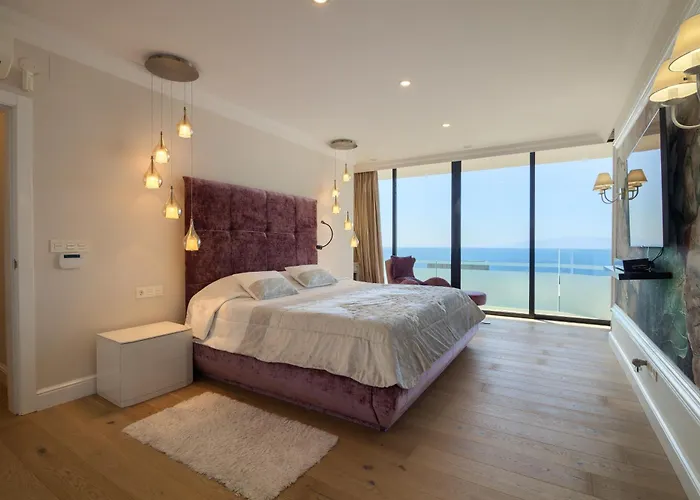 Luxury Private With Heated Pool And Amazing Ocean View 别墅 阿德耶